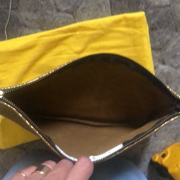Cynthia Vincent leather embossed gold clutch NWOT comes w yellow dust cover. - Picture 12 of 12
